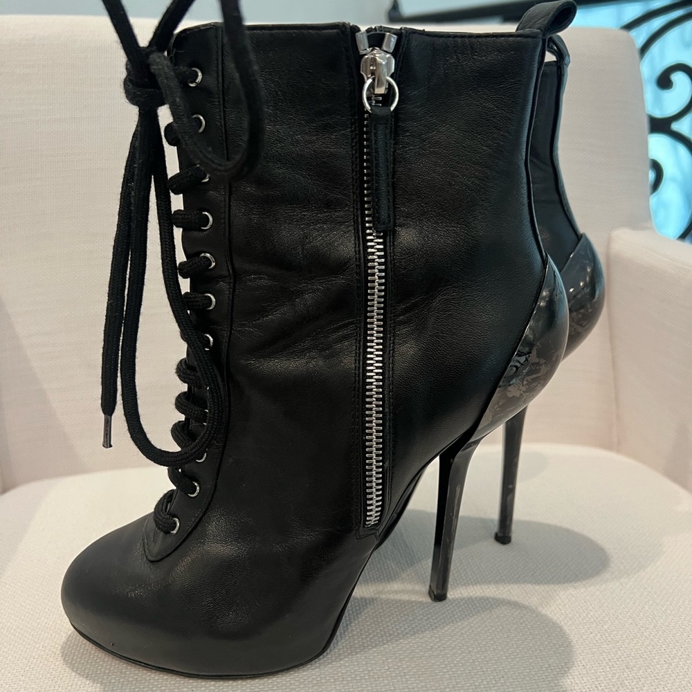 Giuseppe, Zanotti booties size 7